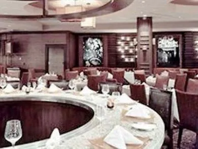 Отель Harrah's & Casino - A Caesars Rewards Destination 4*