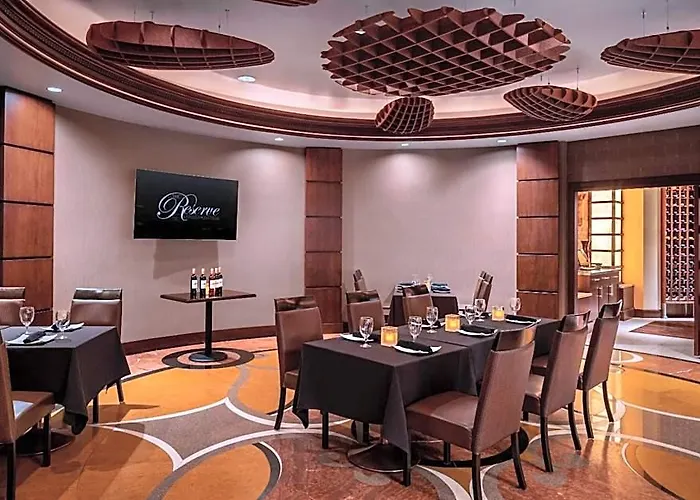 Harrah's & Casino - A Caesars Rewards Destination Hotel 4*